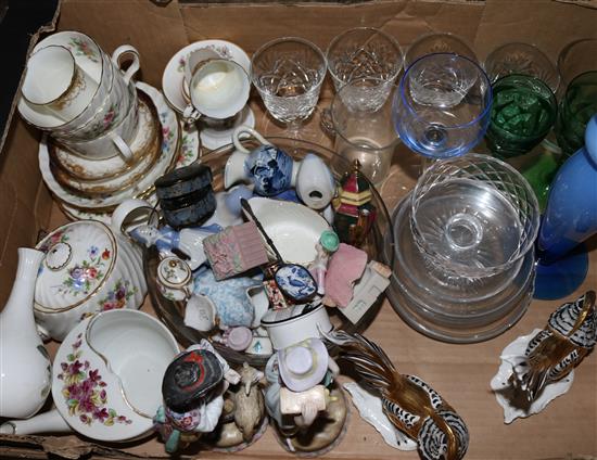 Assorted ceramics(-)